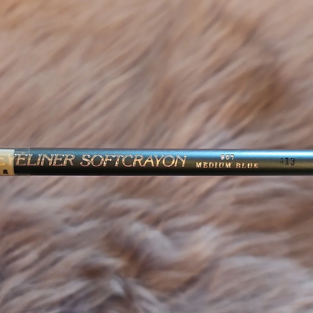 🆕️LOVE MY EYES Eyeliner Soft Crayon Pencil 807 Medium Blue